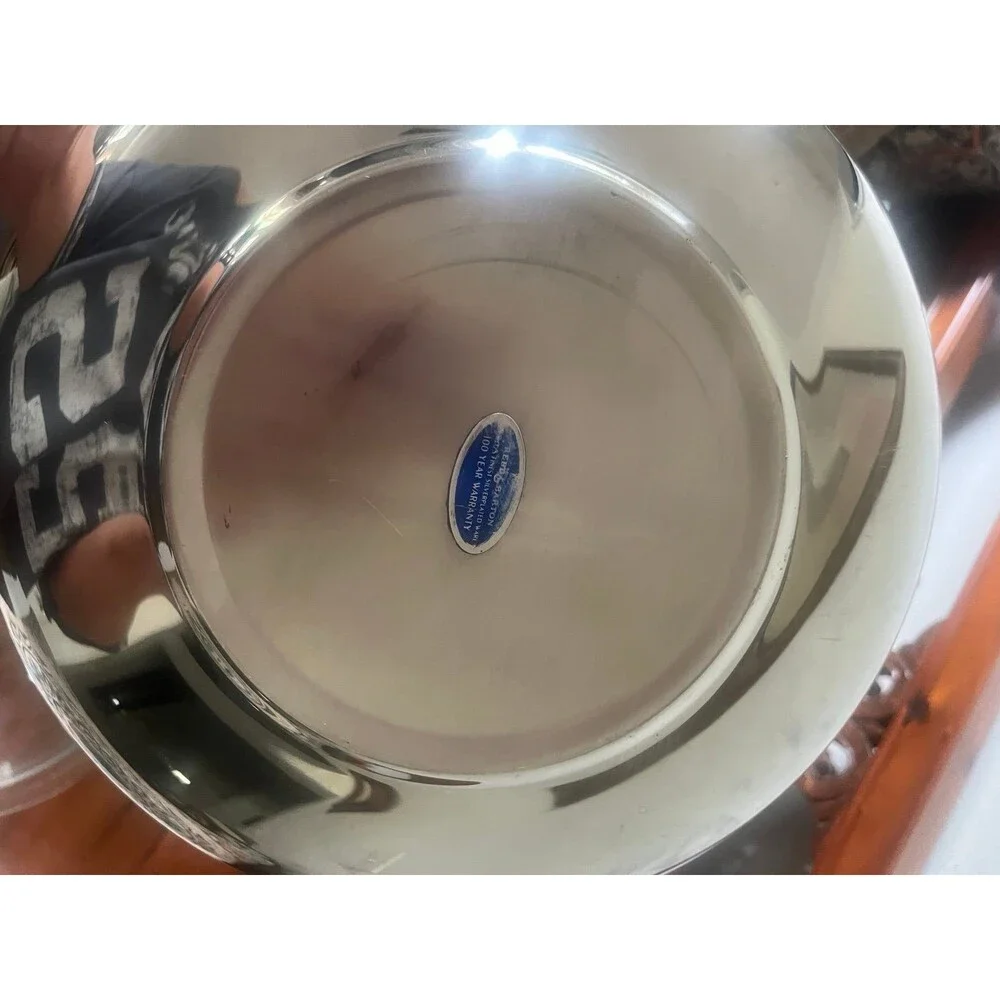 Vintage Reed and Barton, silver plated 2 QT Casserole Dish W/ PYREX glass insert